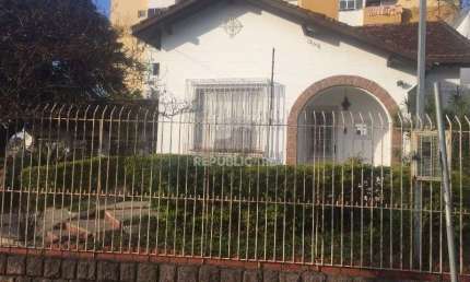 Casa para Venda - 200m², 4 dormitórios, 4 vagas - Glória