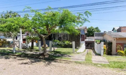 Casa para Venda - 110m², 2 dormitórios, sendo 1 suíte, 3 vagas - Espirito Santo
