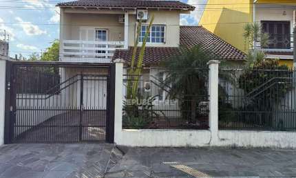 Sobrado 4 dormitórios à venda Vila Márcia Cachoeirinha/RS