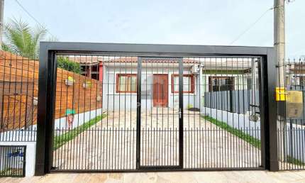 Casa no loteamento Moradas do Sul em frente a praça