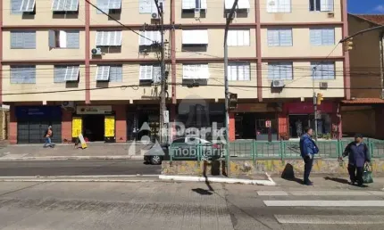 APTO 03 DORMITÓRIOS DESOCUPADO - AV. BENTO GONÇALVES 2199