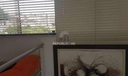 Apartamento de um quarto, suíte e uma vaga de garagem no bairro Mont´Serrat