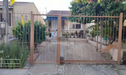 Casa com 2 quartos à venda na Rua Carlos Maximiliano Fayet, 1072, Hípica, Porto Alegre