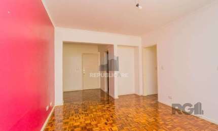 Excelente apartamento de 98m² com 3 dormitórios no bairro Menino Deus.