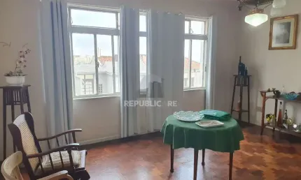 Apartamento de 3 quartos no bairro Independência em Porto Alegre