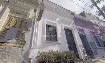 Excelente casa de 116m² com  2 dormitórios no bairro Cidade Baixa.