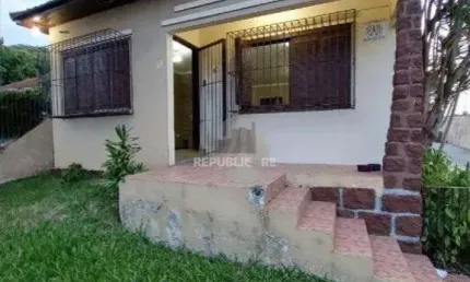 Linda Residência com cinco dormitórios no centro da cidade de Viamão/RS