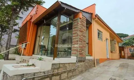 Casa com 3 quartos à venda na Rua Artigas, 214, Petrópolis, Porto Alegre