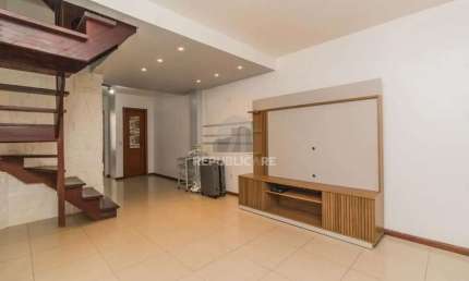 Casa em Condomínio de 3 dormitórios, no Bairro Ipanema