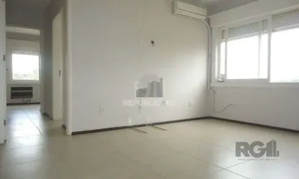 Apartamento de 2 dormitórios e vaga no Jardim do Salso DESOCUPADO