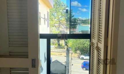 Apartamento 2 dormitórios à venda Camaquã Porto Alegre/RS