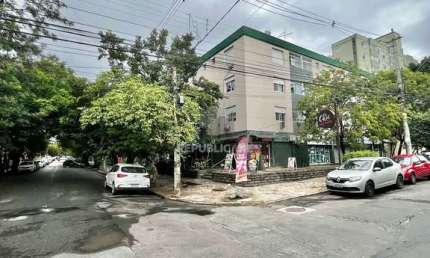 Apto de 01 dorm no Passo da Areia, sala, cozinha, banheiro e área.