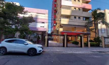 Excelente apartamento, BOX duplo, Cidade Baixa, 3D, 1 suite, semimobiliado, sala