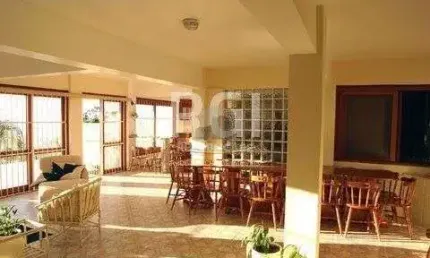 Casa para Venda - 485m², 3 dormitórios, sendo 1 suites, 4 vagas - Teresópolis
