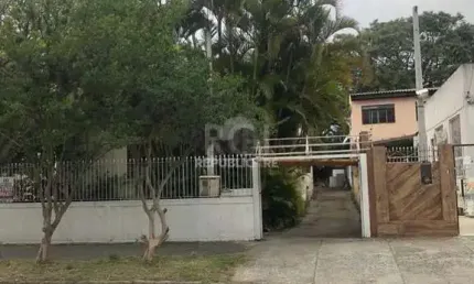 Casa/terreno medindo 200m² de privativo, 550m² totais  no bairro partenon, 9 vag