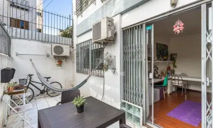 Apartamento térreo com pátio de 1 dormitório no bairro santa cecilia
