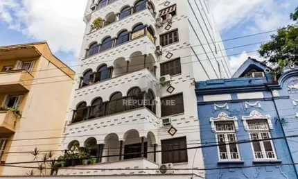 1 dormitório,andar alto,mobiliado, na Rua Sarmento Leite,Cidade Baixa