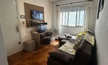 Apartamento à venda terreo com pátio  2 dormitórios no bairro menino deus