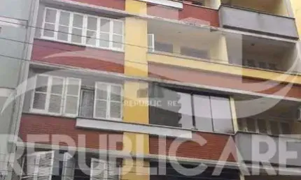 APARTAMENTO DE 1 DORMITÓRIO EM PRÉDIO COM PORTARIA 24hr.