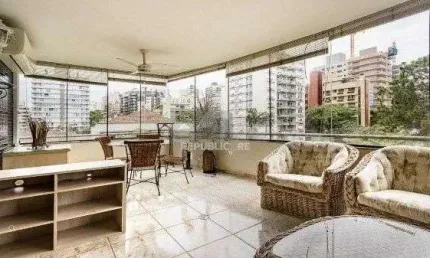 Amplo apartamento com 3 dormitórios, churrasqueira e hidromassagem - 222m² - pet