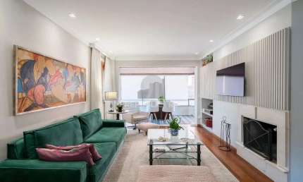 Vende-se apartamento com 3 quartos (1 suíte), 2 vagas e 171 m² -Bela Vista