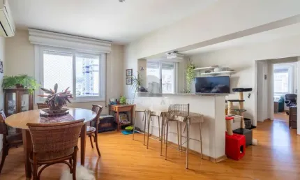 Apartamento com 2 dormitórios e 1 vaga de garagem no Bairro Santana