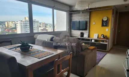 Apartamento de 2 quartos, suíte e 2 vagas garagem no bairro santana porto alegre