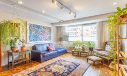 Apartamento amplo e bem localizado no Menino Deus!!