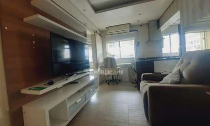 Apartamento mobiliado no Residence Suite Service em Porto Alegre, RS.