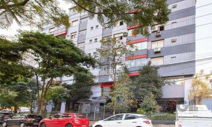 Cobertura duplex no bairro Auxiliadora de 2 dormitórios  2 vagas e terraço