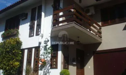 Casa em Condomínio à Venda no Bairro Tristeza – Zona Sul de Porto Alegre