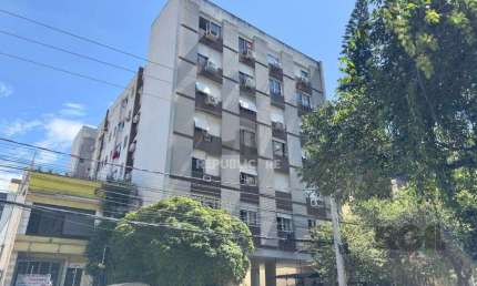 APARTAMENTO 3 DORMITÓRIOS COM SUÍTE E VAGA DE GARAGEM NO MIOLO DO CENTRO HISTÓRI