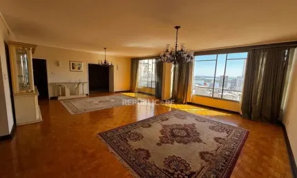 Apartamento com 3 dormitórios para alugar no Centro Histórico, 207 m² de área út