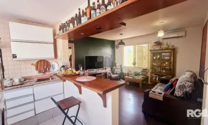 Apartamento com 2 dormitórios, 1 vaga coberta, no bairro Petrópolis, em  Porto A