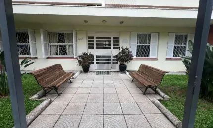 Apartamento 3 dormitórios, sacada em 107m2 no bairro Menino Deus