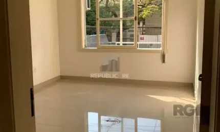 Vende-se belíssimo apartamento 3 suítes, de frente, próximo ao Parcão, reformado