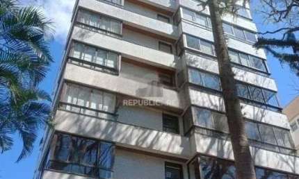 VENDA apartamento de 3 dormitórios, no bairro Moinhos de Vento, com 158 m² de ár