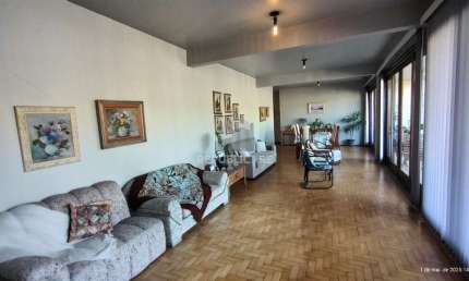 Apartamento de 4 dormitórios, 2 suítes, sacada, living para 2 ambientes bem ampl
