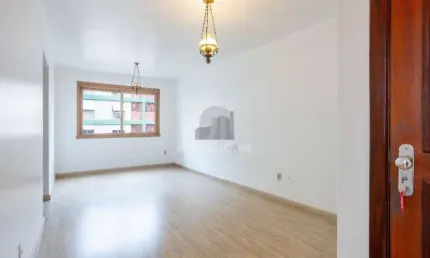 Apartamento de 72 metros privativos com 2 dormitórios no bairro Petrópolis