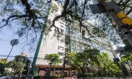 Apartamento no edificio Esplanada 03 dormitórios no Bairro Moinhos de Vendo em P