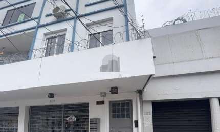 Apartamento de 2 Dormitórios na Av. Azenha - Ótima Oportunidade