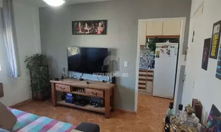 Apartamento 02 dormitórios com garagem / estacionamento