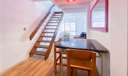 Apartamento Duplex com 2 Dormitórios – Centro Histórico