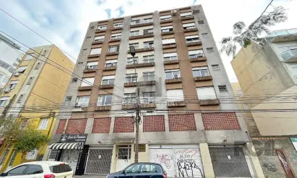 Apartamento de um dormitório na rua washington luiz, centro histórico de porto a