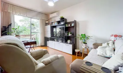 APARTAMENTO 1 DORMITÓRIO, SACADA, 1 VAGA - BAIRRO SÃO SEBASTIÃO