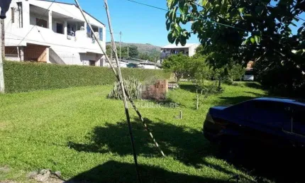 Casa para Venda - 69m², 2 dormitórios, 5 vagas - Vila Nova