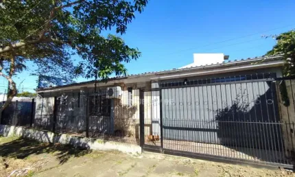 Casa com 3 quartos à venda na Rua Carlos Ferreira, 330, Teresópolis, Porto Alegre