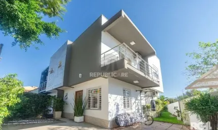 Casa, totalmente mobiliada, 3 dormitórios, 1 uma suíte com closet e sacada