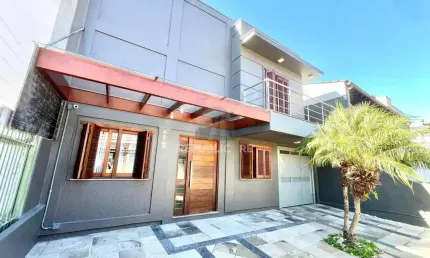 Casa 3 dormitórios à venda Teresópolis Porto Alegre/RS