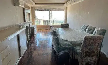 Apto de 3 dormitórios no mont serrat com linda vista da cidade e 1 vaga de garag